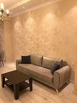 Kirayə verilir 2 otaqlı mənzil 81 m²