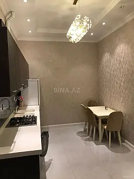 Kirayə verilir 2 otaqlı mənzil 81 m²