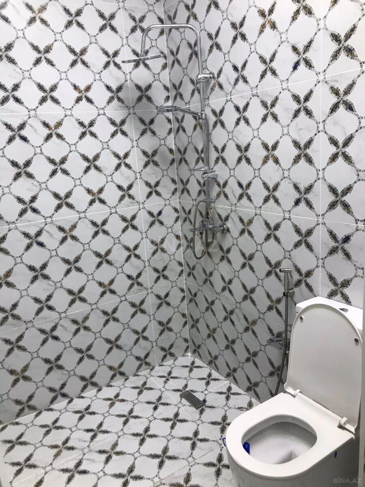 Kirayə verilir 2 otaqlı mənzil 81 m²