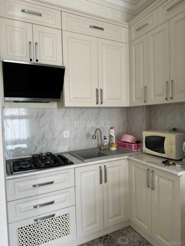 Kirayə verilir 2 otaqlı mənzil 80 m²
