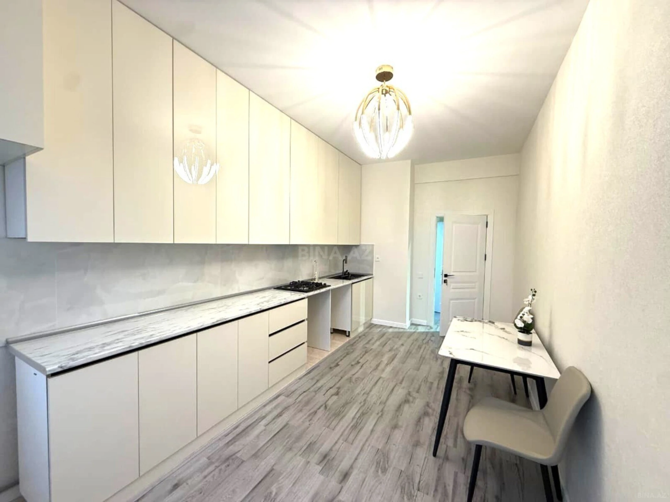 Satılır 2 otaqlı mənzil 105 m²