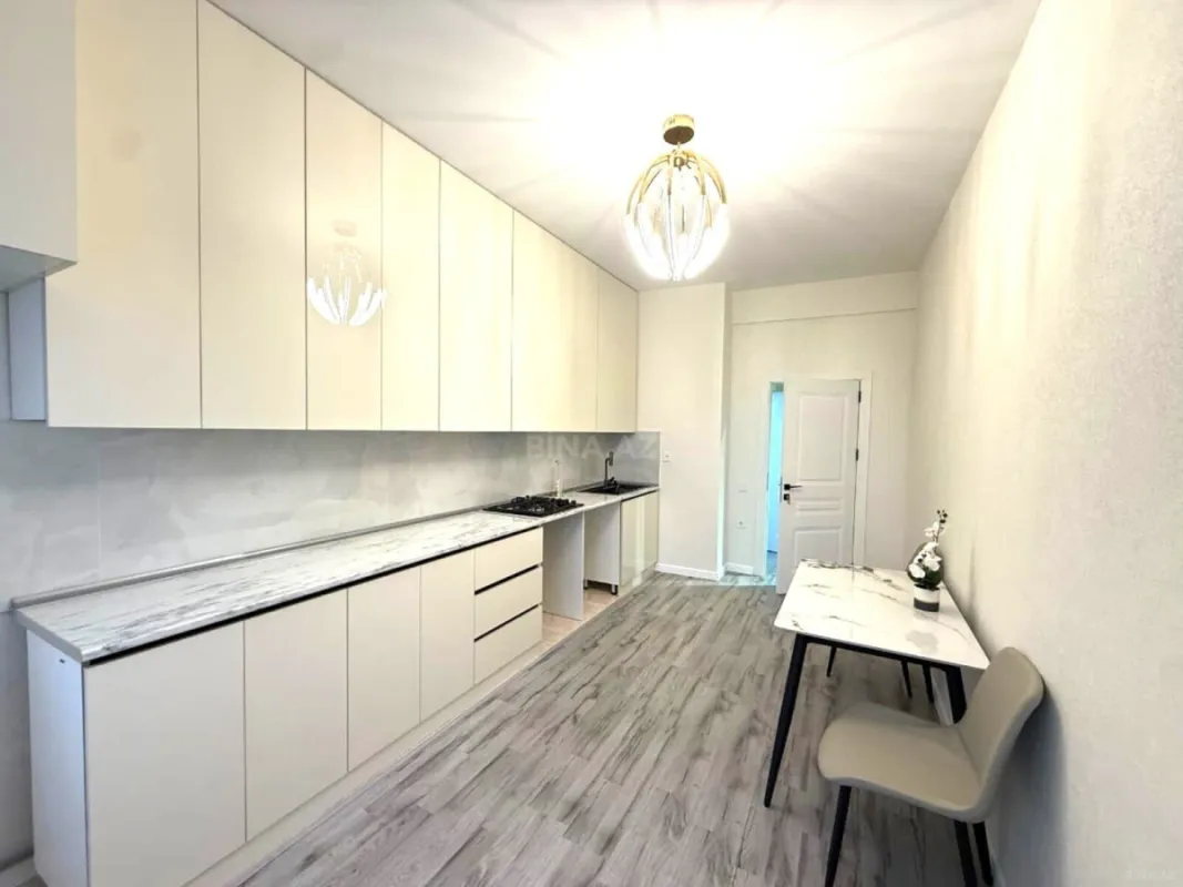 Satılır 2 otaqlı mənzil 105 m²