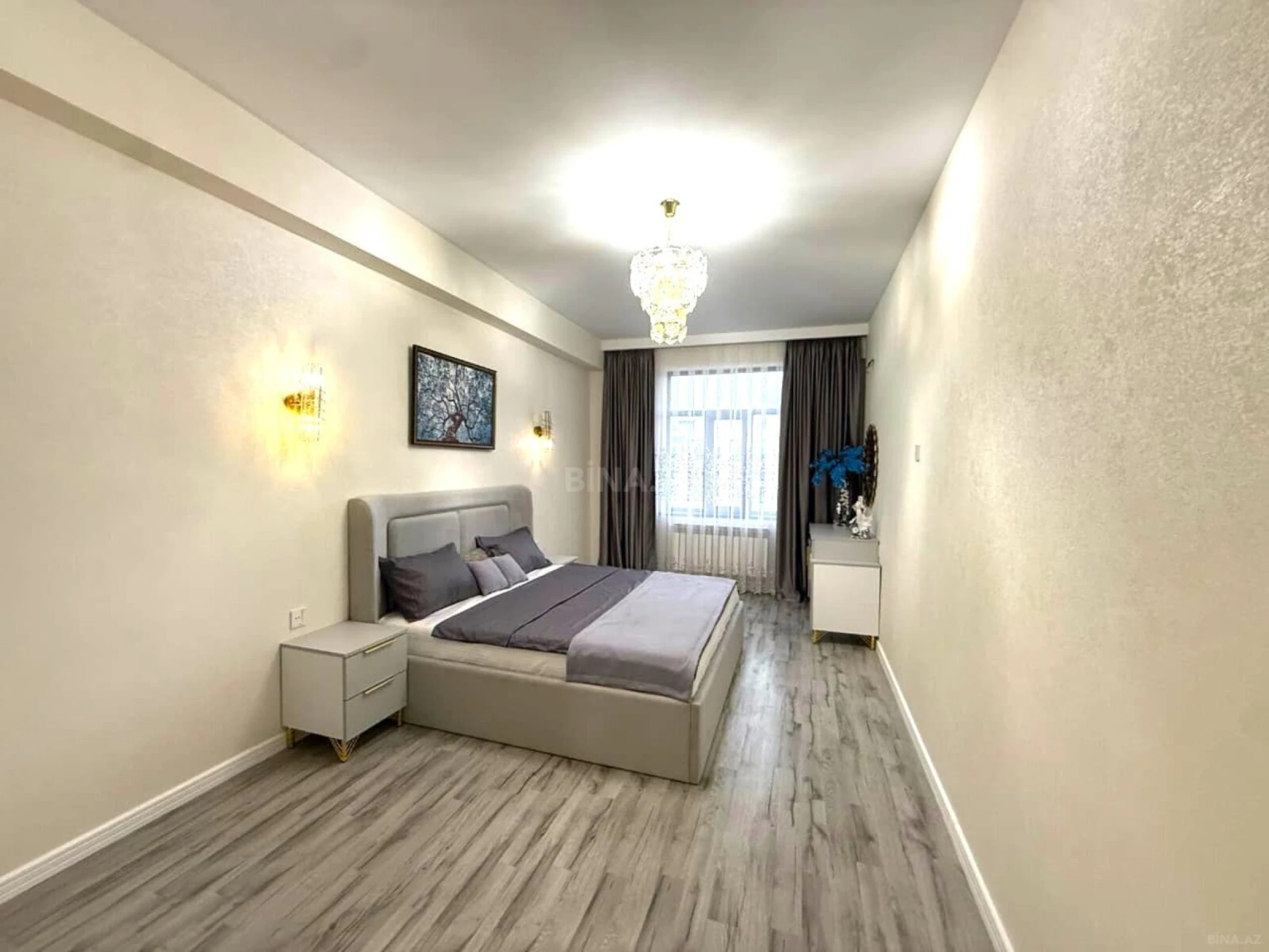 Satılır 2 otaqlı mənzil 105 m²