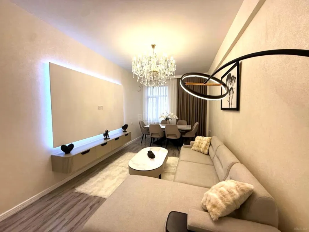 Satılır 2 otaqlı mənzil 105 m²