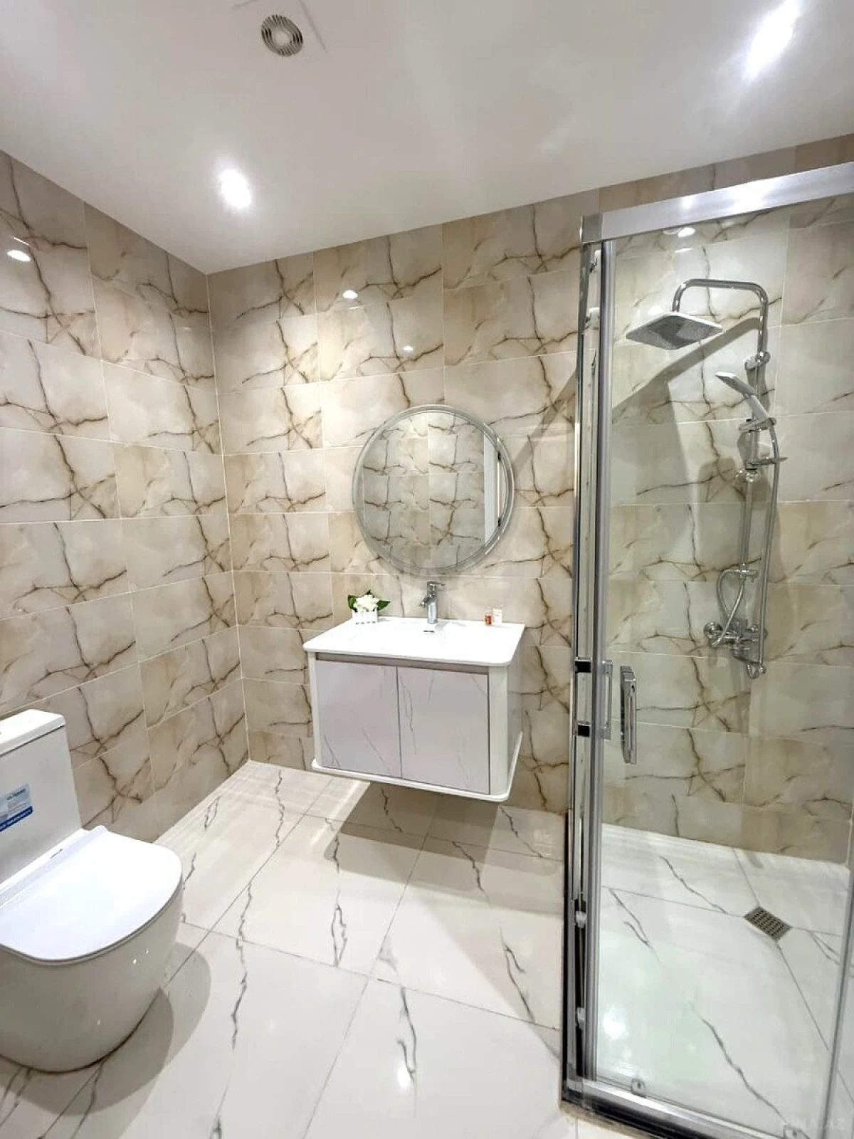 Satılır 2 otaqlı mənzil 105 m²