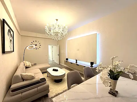 Satılır 2 otaqlı mənzil 105 m²