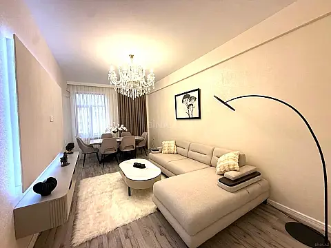 Satılır 2 otaqlı mənzil 105 m²