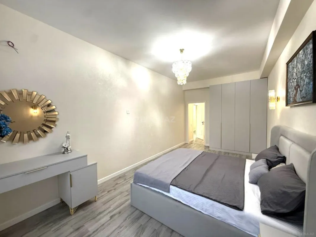 Satılır 2 otaqlı mənzil 105 m²