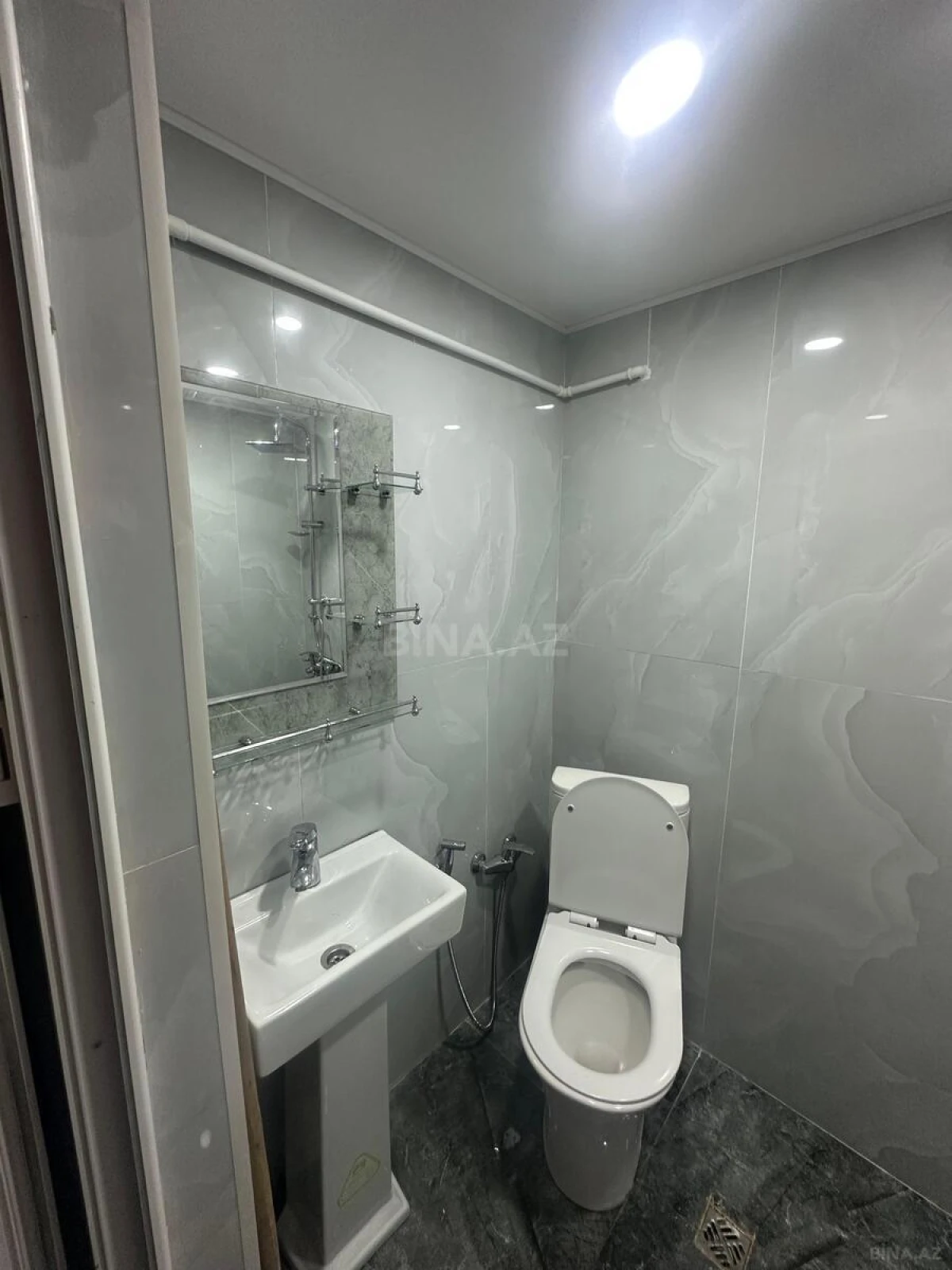 Kirayə verilir 2 otaqlı mənzil 50 m²
