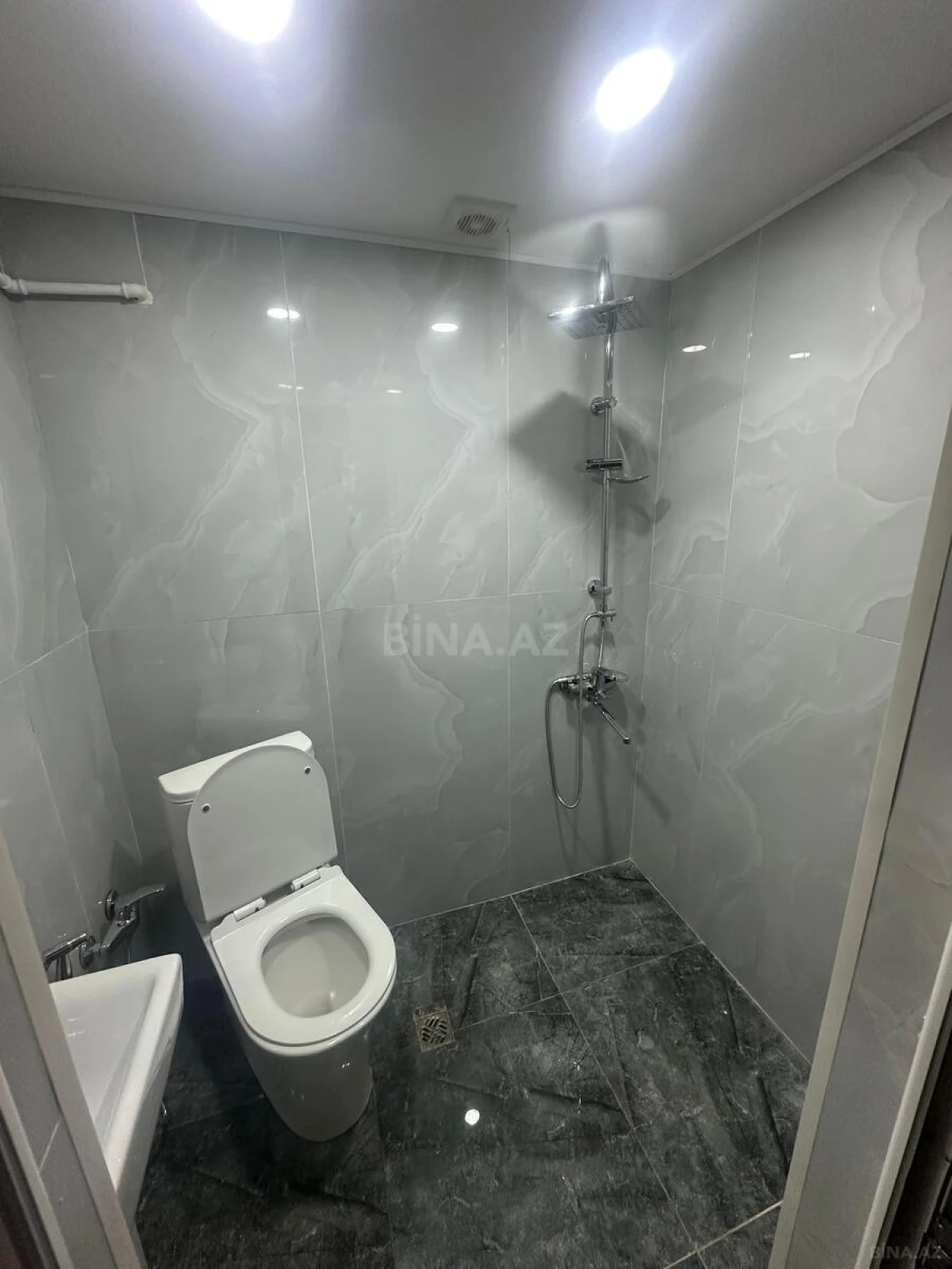 Kirayə verilir 2 otaqlı mənzil 50 m²