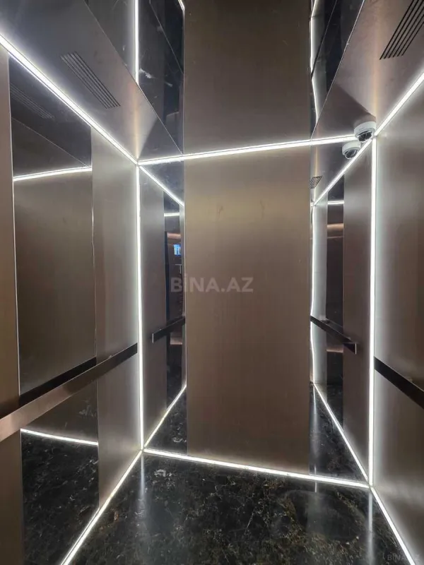 Satılır 3 otaqlı mənzil 137 m²