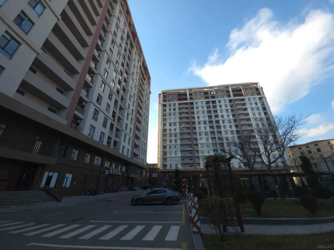 Satılır 3 otaqlı mənzil 137 m²