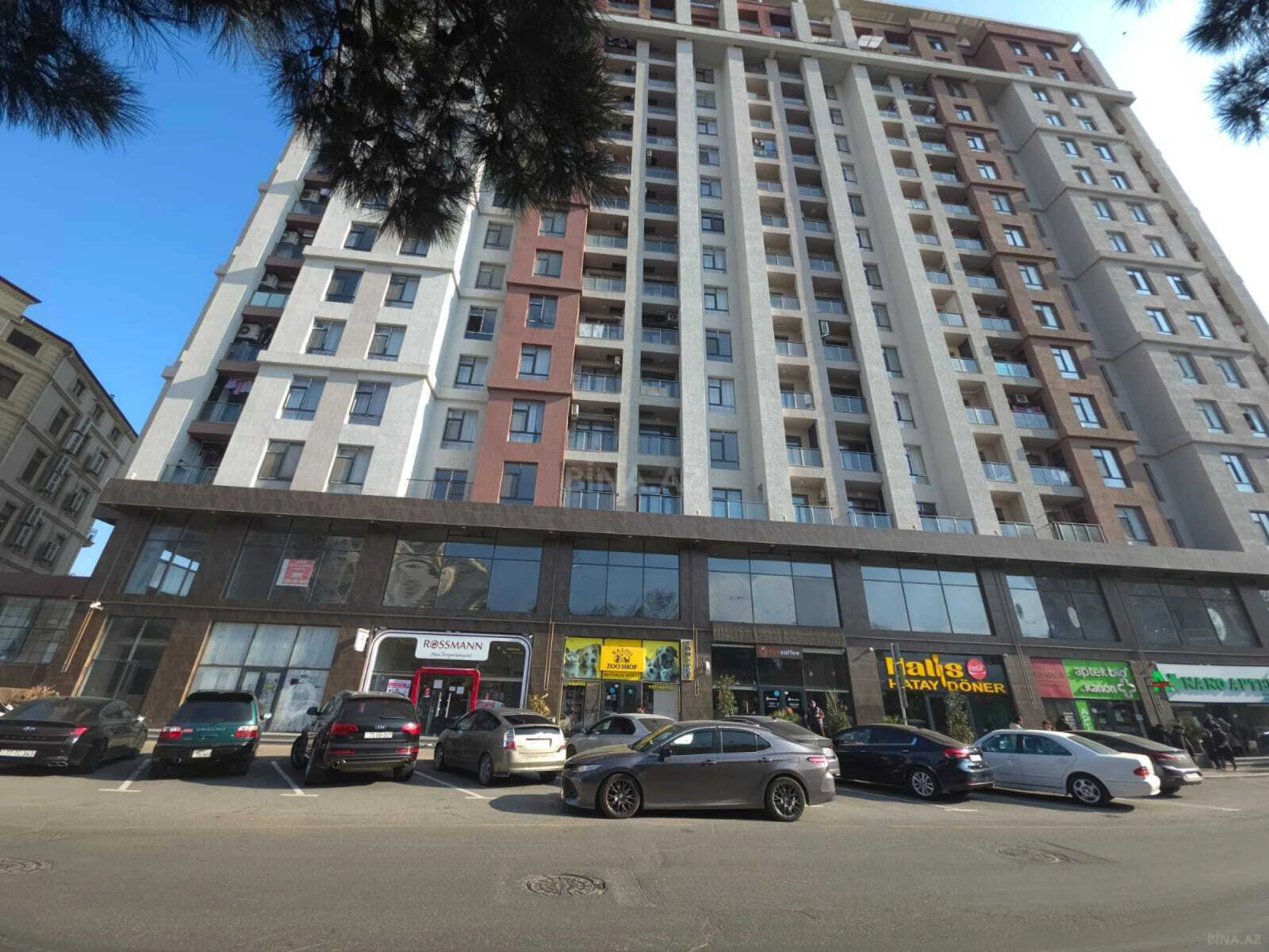 Satılır 3 otaqlı mənzil 137 m²