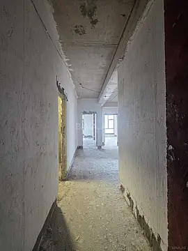 Satılır 3 otaqlı mənzil 137 m²