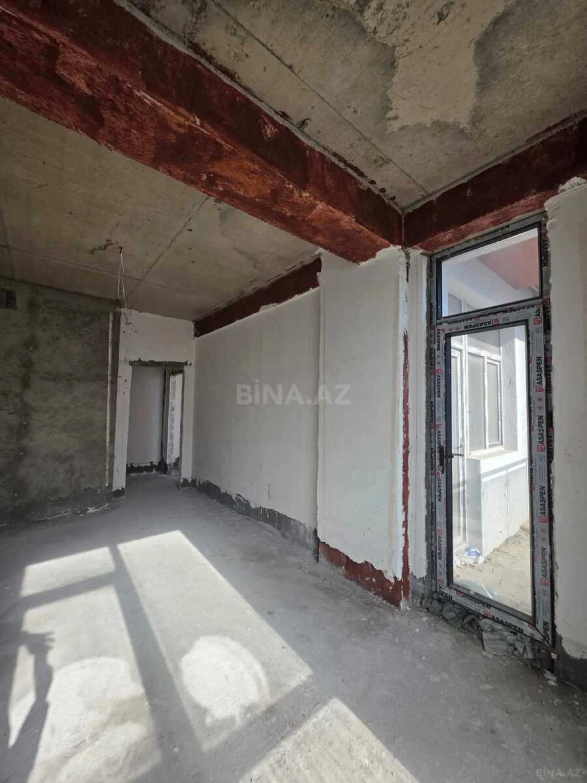 Satılır 3 otaqlı mənzil 137 m²