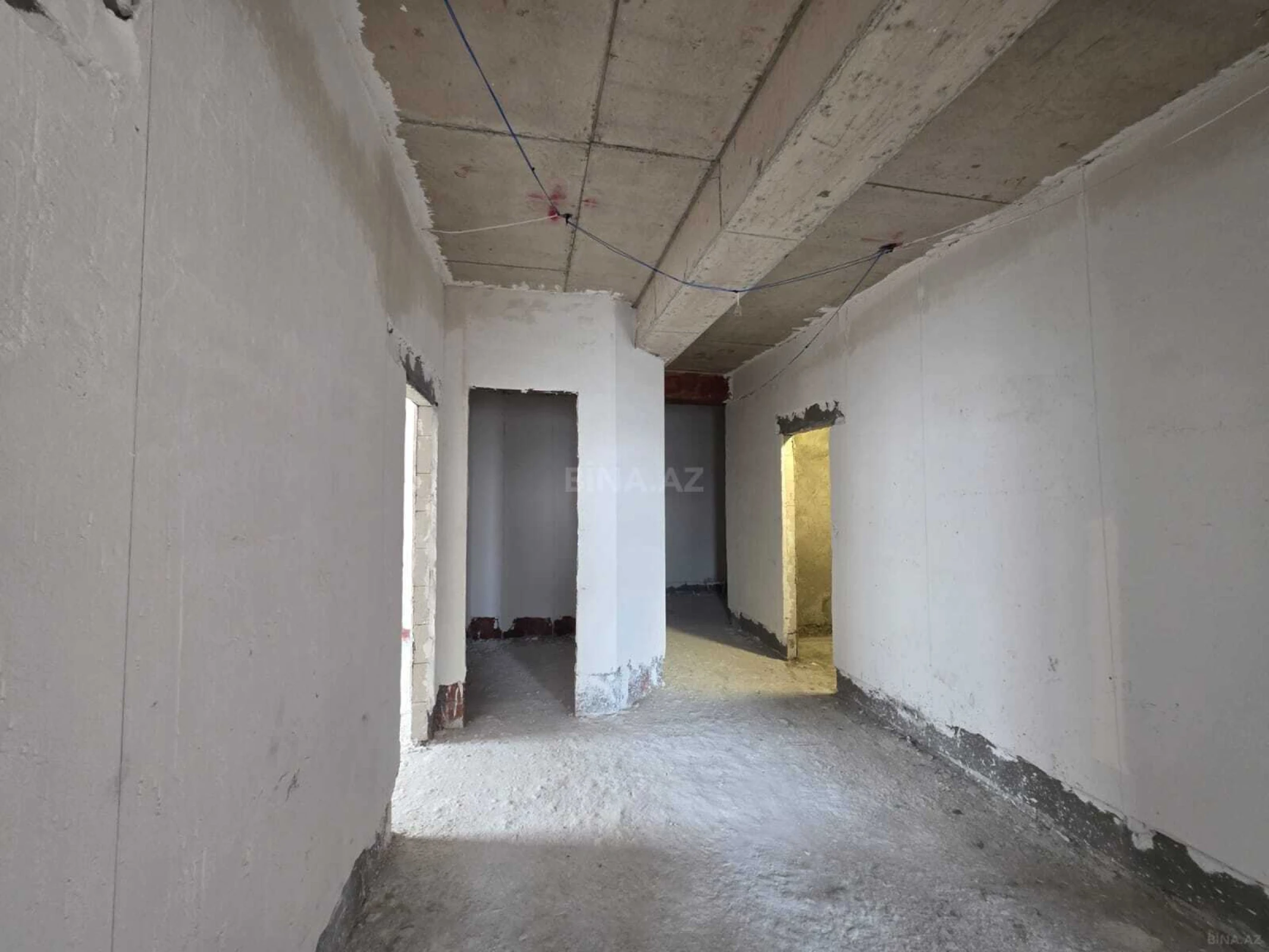 Satılır 3 otaqlı mənzil 137 m²