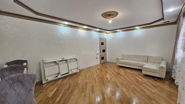 Satılır 3 otaqlı mənzil 101 m²