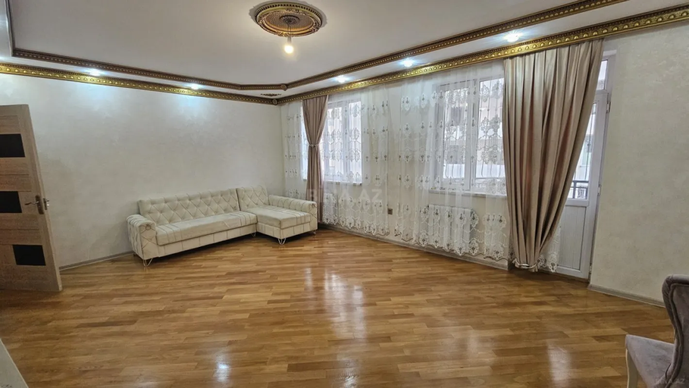 Satılır 3 otaqlı mənzil 101 m²