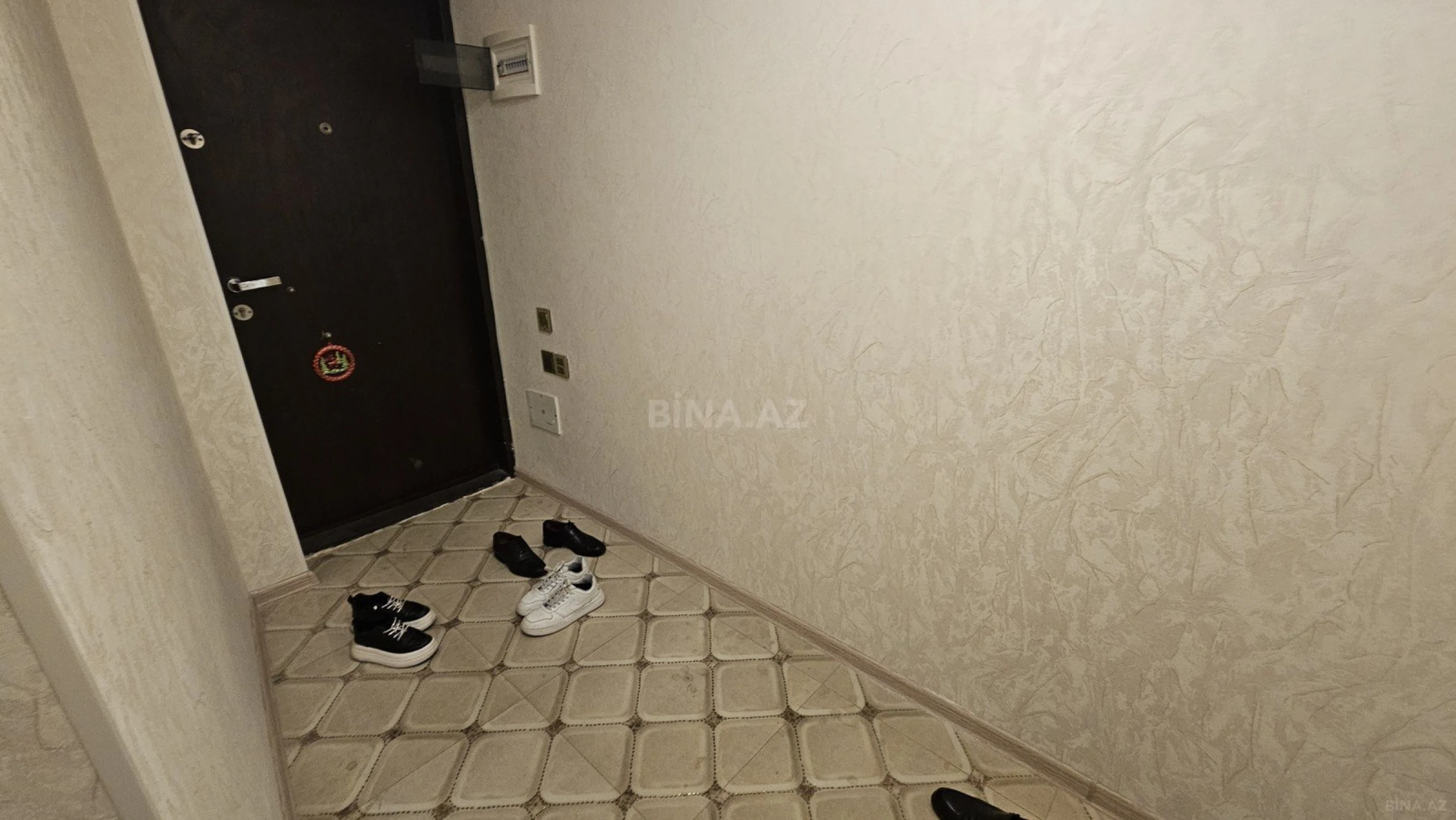 Satılır 3 otaqlı mənzil 101 m²