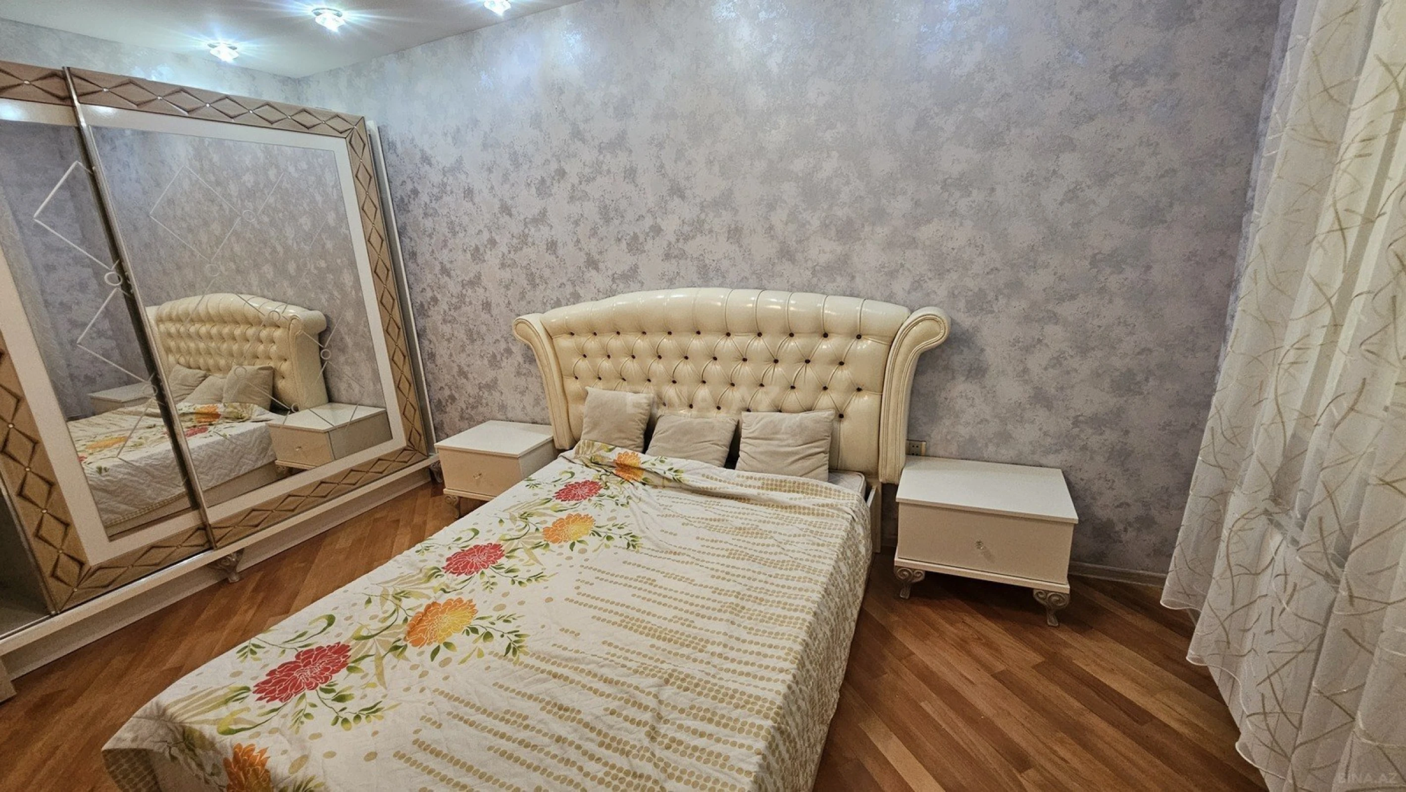 Satılır 3 otaqlı mənzil 101 m²