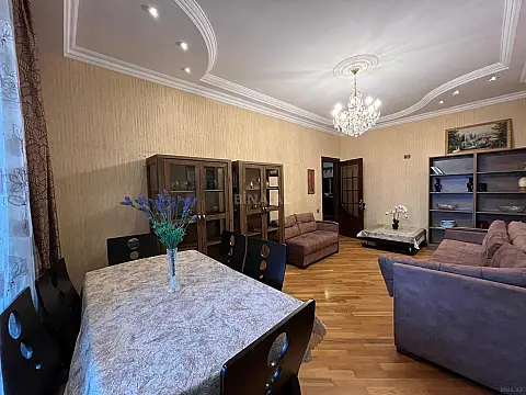 Kirayə verilir 3 otaqlı mənzil 120 m²