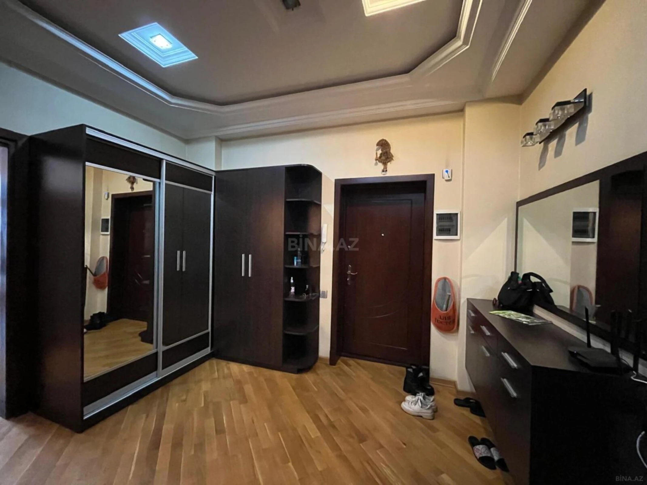 Kirayə verilir 3 otaqlı mənzil 120 m²