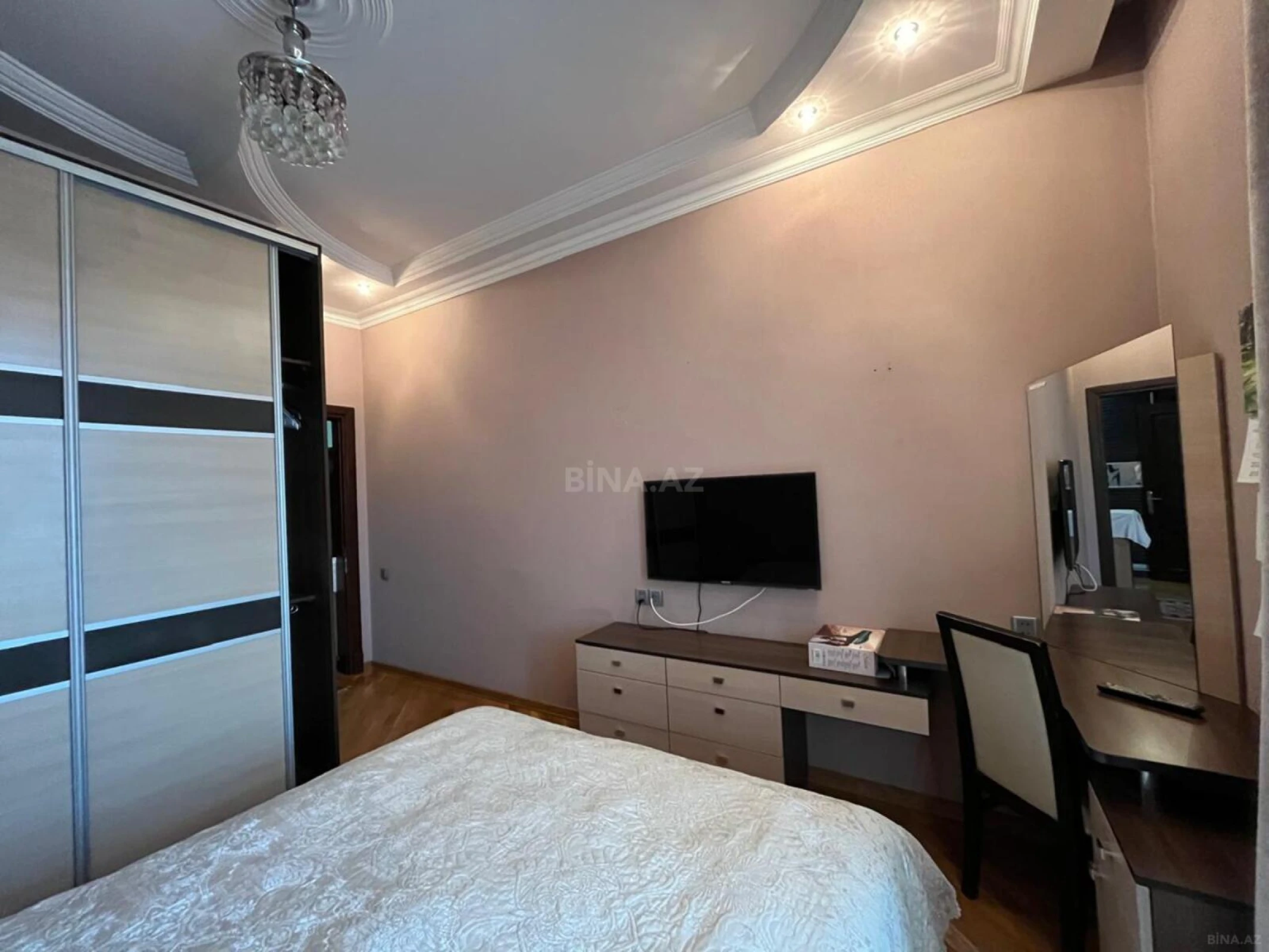 Kirayə verilir 3 otaqlı mənzil 120 m²