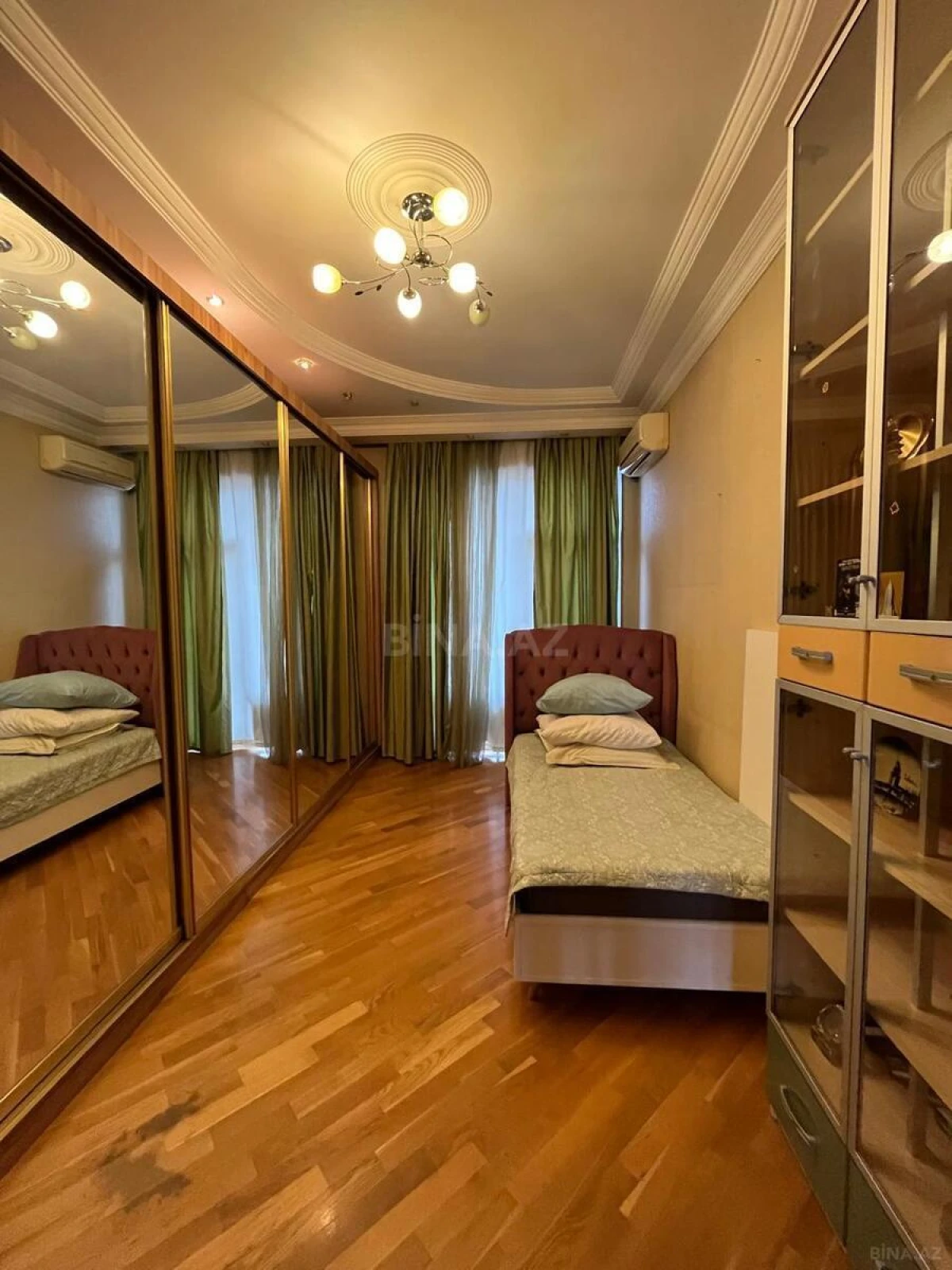 Kirayə verilir 3 otaqlı mənzil 120 m²