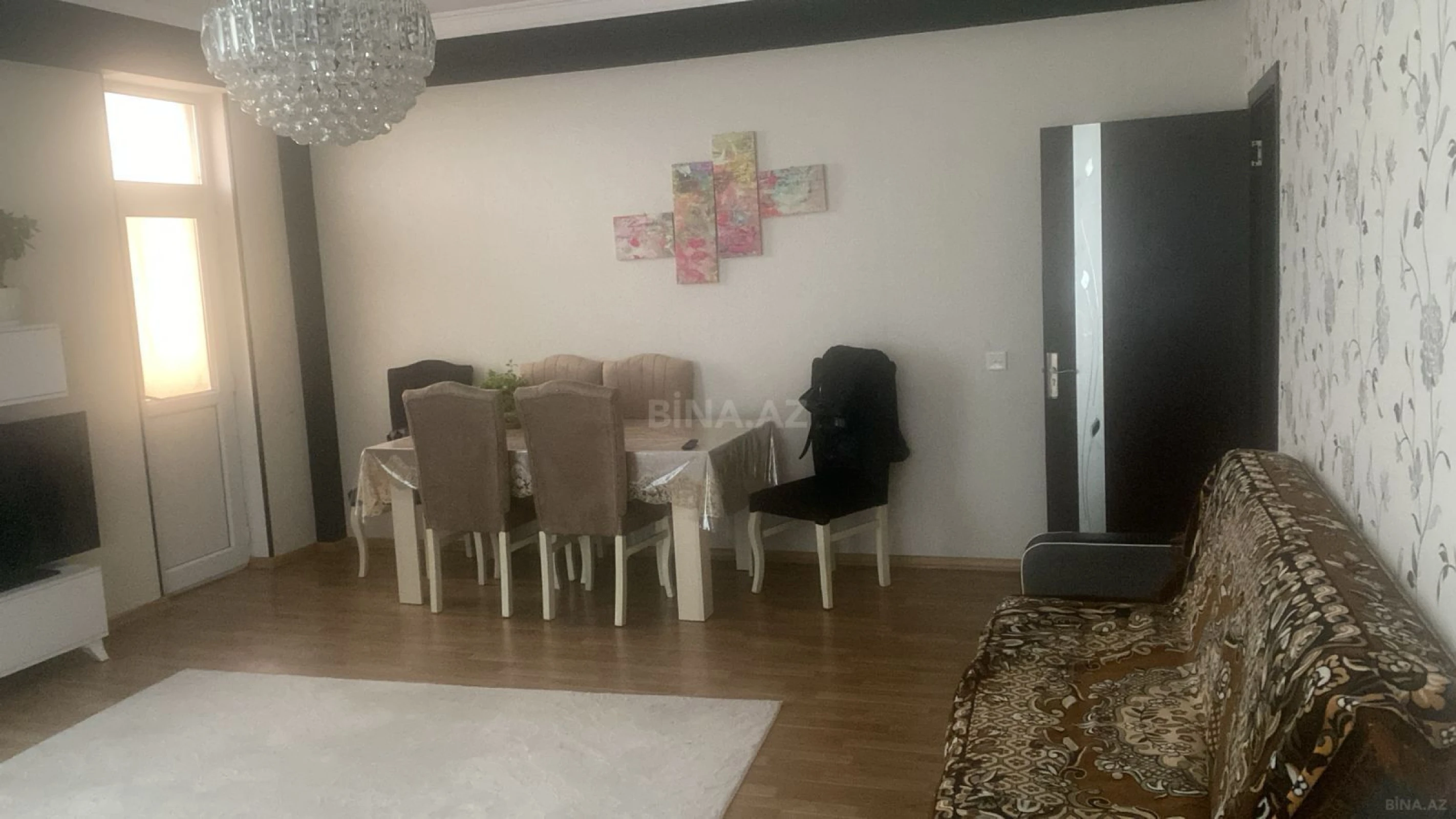 Satılır 2 otaqlı mənzil 101 m²