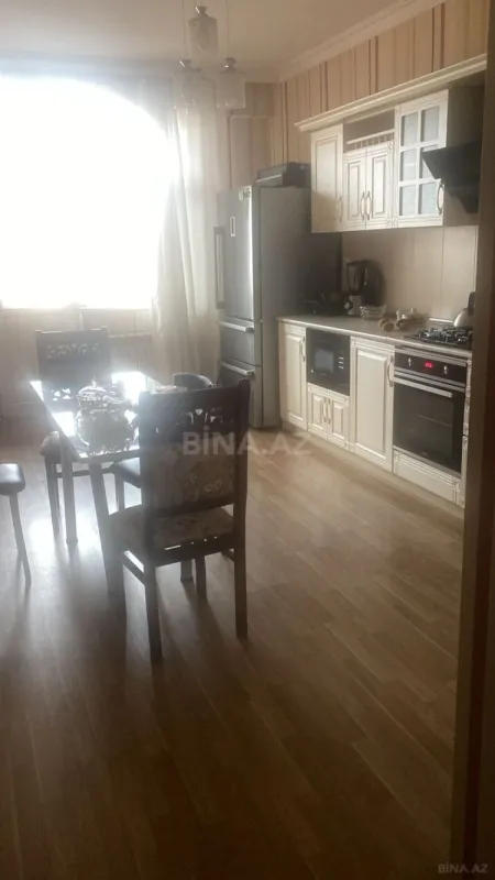 Satılır 2 otaqlı mənzil 101 m²