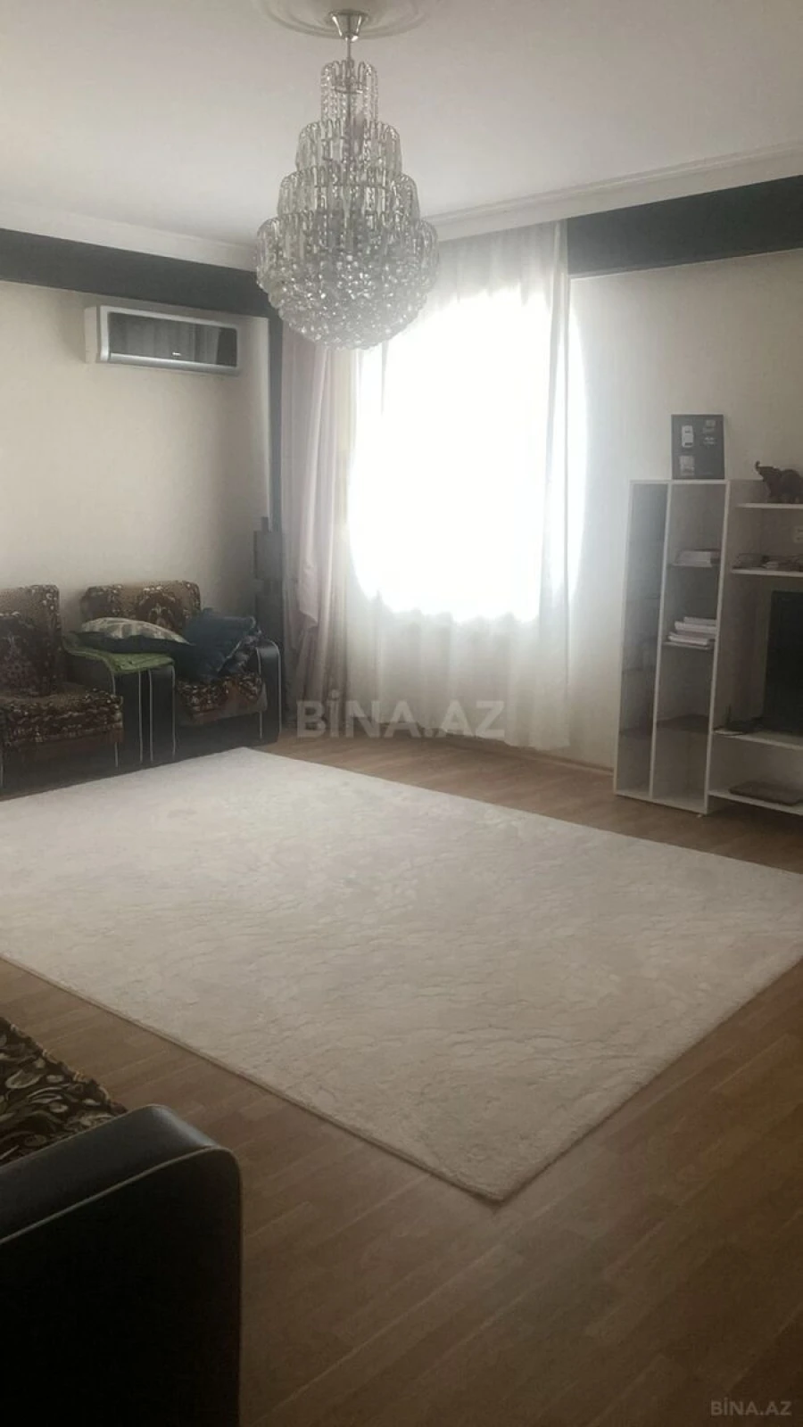Satılır 2 otaqlı mənzil 101 m²