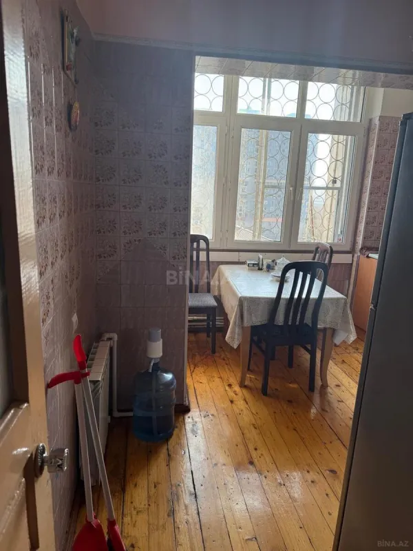 Satılır 4 otaqlı mənzil 105 m²