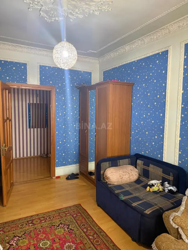 Satılır 4 otaqlı mənzil 105 m²