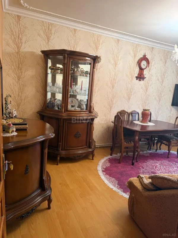 Satılır 4 otaqlı mənzil 105 m²