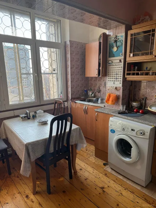 Satılır 4 otaqlı mənzil 105 m²