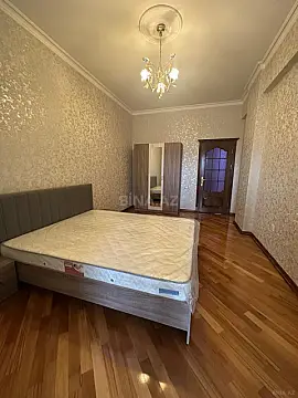 Kirayə verilir 3 otaqlı mənzil 135 m²