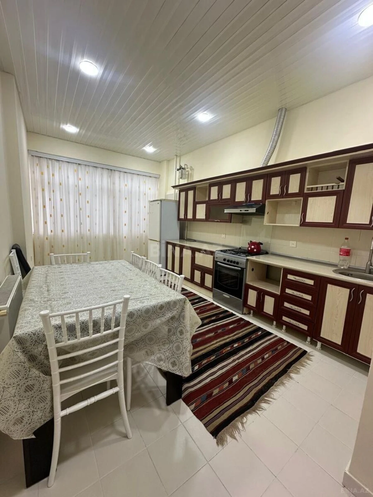 Kirayə verilir 3 otaqlı mənzil 135 m²
