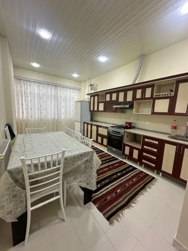 Kirayə verilir 3 otaqlı mənzil 135 m²