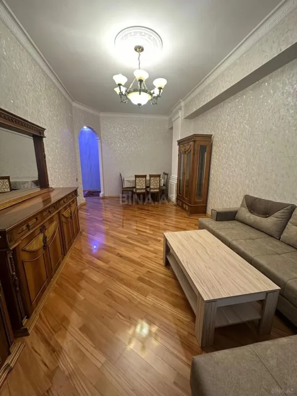 Kirayə verilir 3 otaqlı mənzil 135 m²