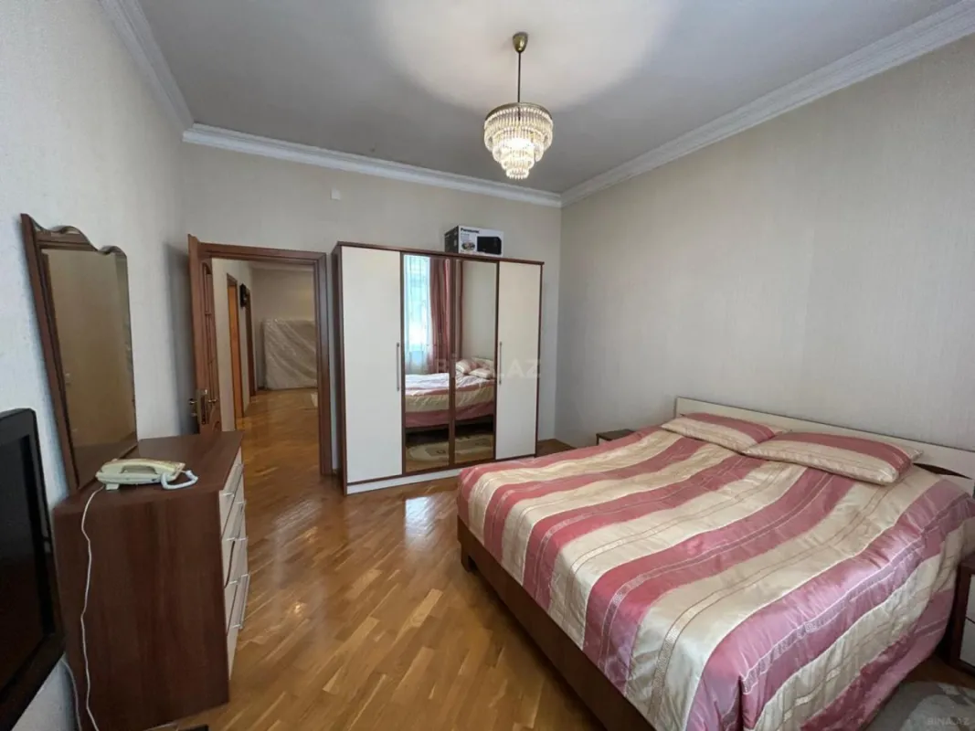 Kirayə verilir 2 otaqlı mənzil 91 m²