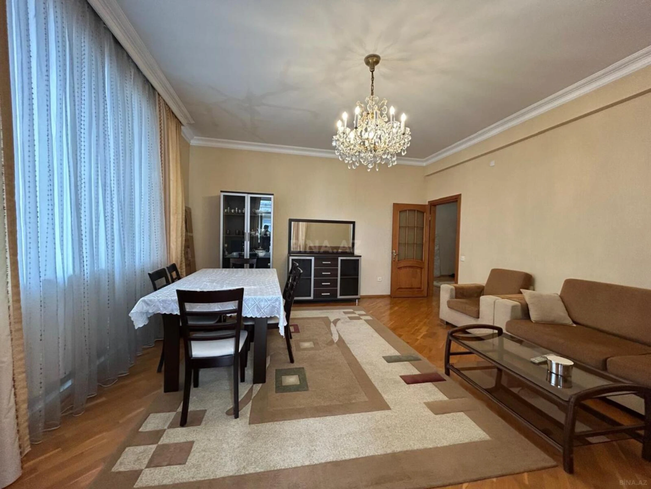Kirayə verilir 2 otaqlı mənzil 91 m²