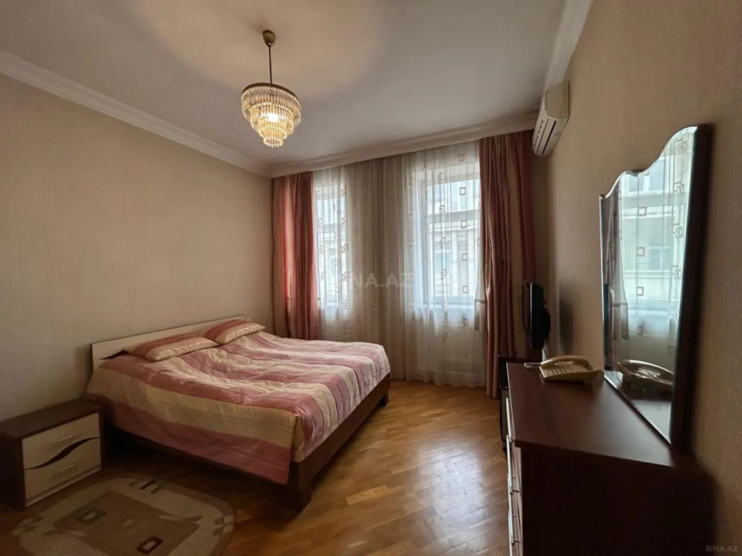 Kirayə verilir 2 otaqlı mənzil 91 m²