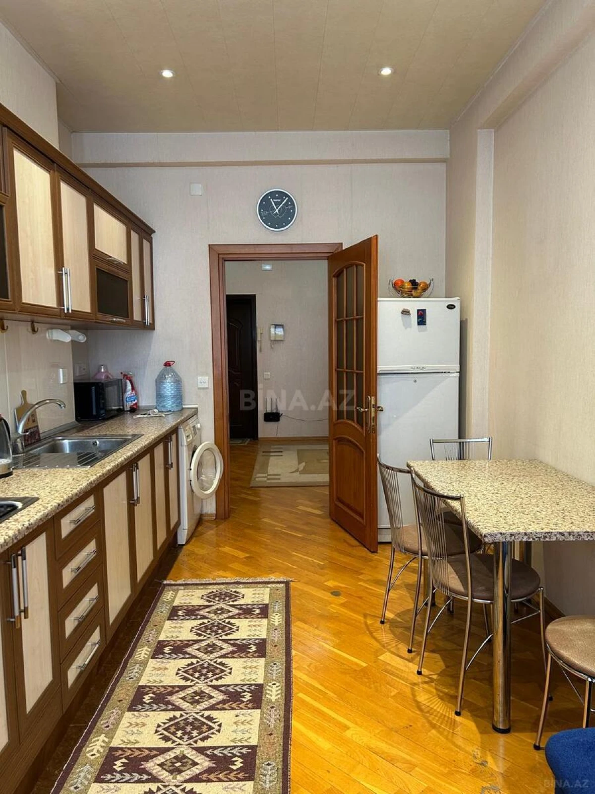 Kirayə verilir 2 otaqlı mənzil 91 m²