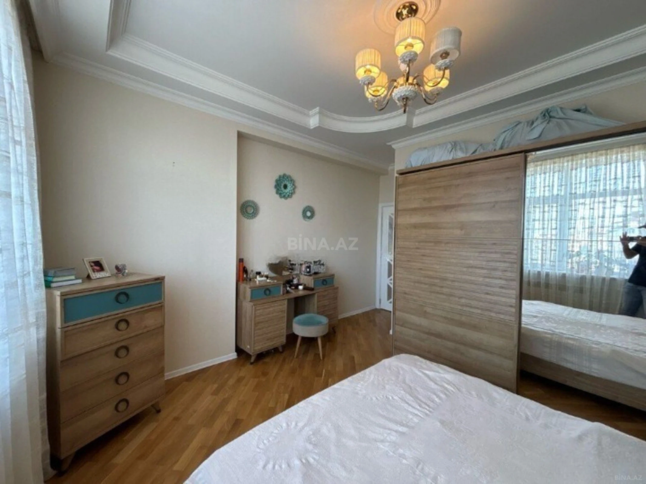 Satılır 3 otaqlı mənzil 117 m²