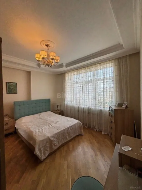 Satılır 3 otaqlı mənzil 117 m²