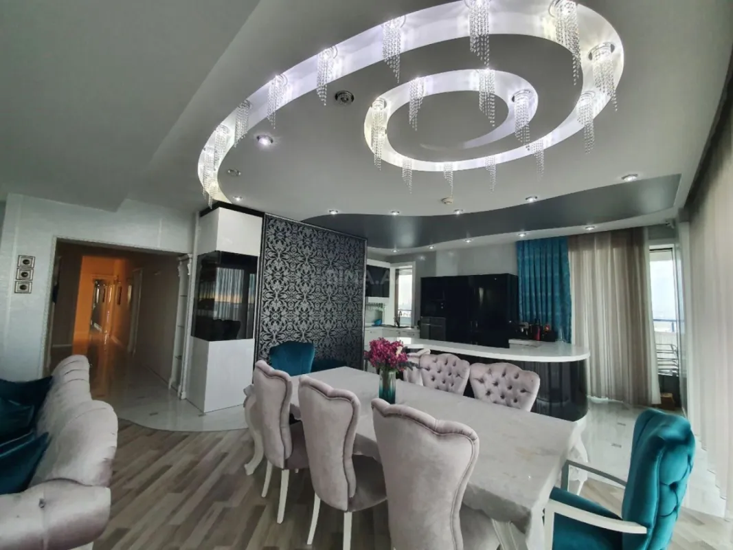 Kirayə verilir 6 otaqlı mənzil 400 m²