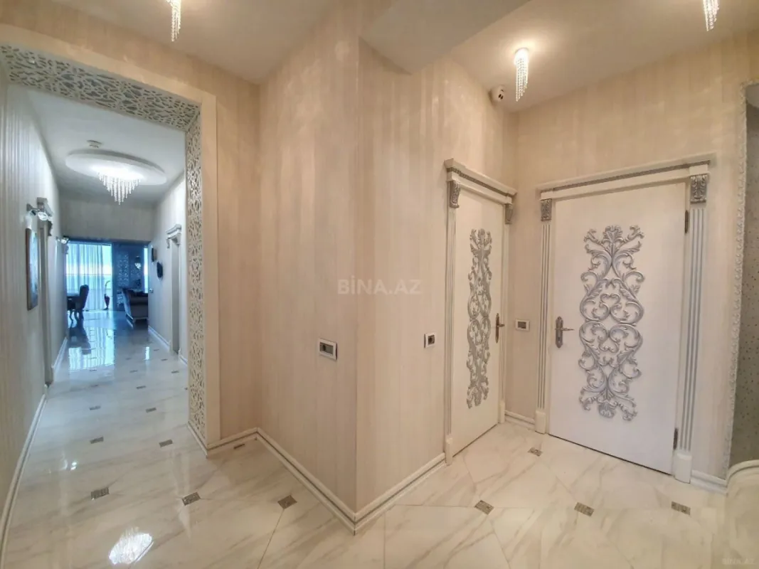 Kirayə verilir 6 otaqlı mənzil 400 m²