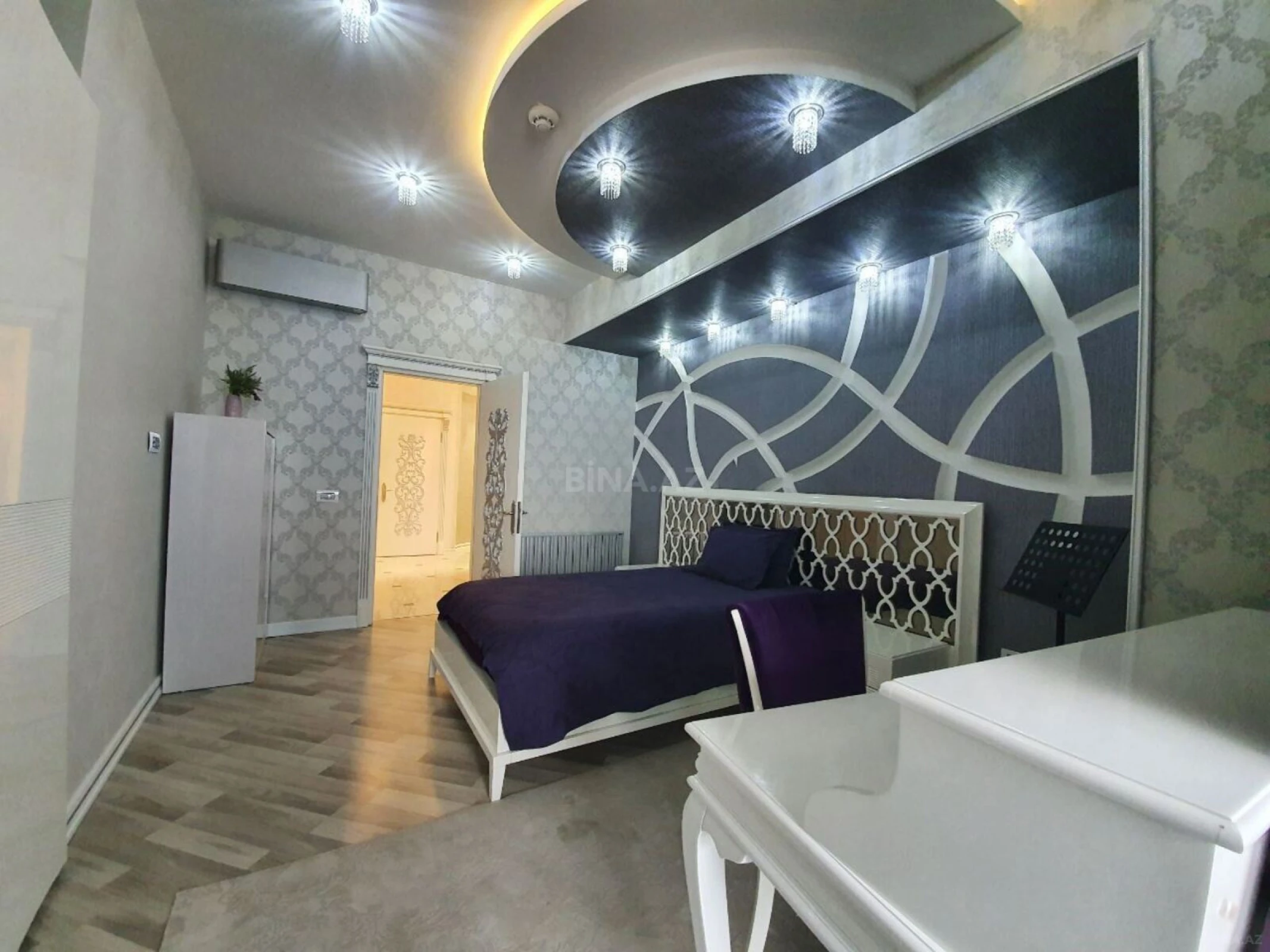 Kirayə verilir 6 otaqlı mənzil 400 m²