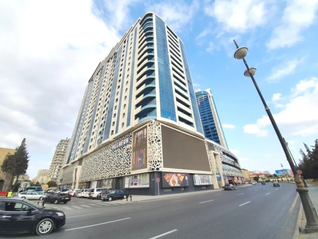 Kirayə verilir 6 otaqlı mənzil 400 m²