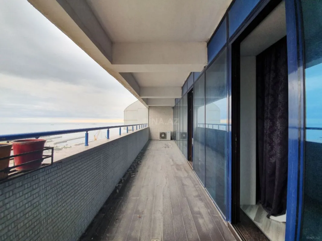 Kirayə verilir 6 otaqlı mənzil 400 m²